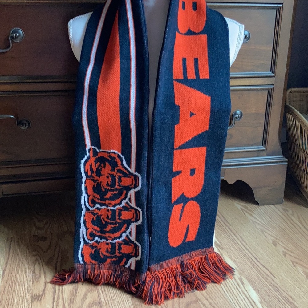 Chicago Bears Pillow and Scarf - Picture 8 of 10